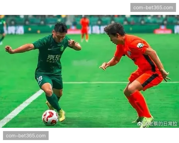 方昊半场四犯规错过进球机会 浙江队前卫表现鲁莽效率低下